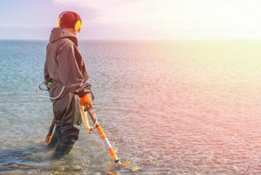 Best Metal Detector Under $100